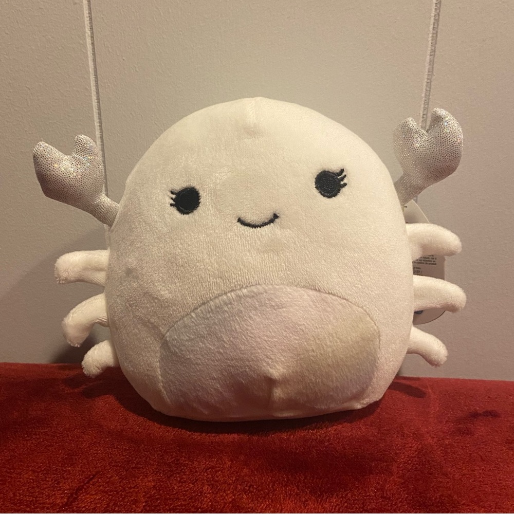 Magela the Crab Squishmallow